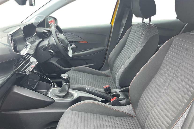 Peugeot 208 1.2 Puretech Active DE20SXL Yellow #2