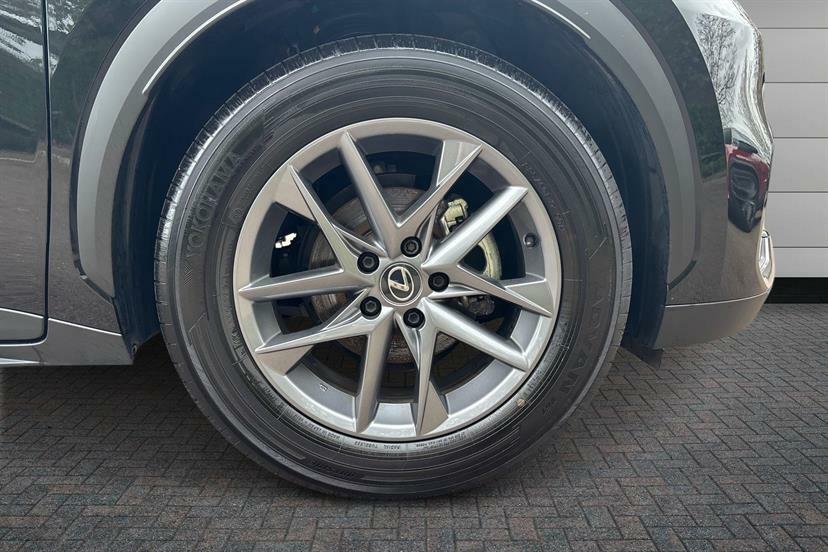 Lexus LBX 1.5 Premium E-cvt WT25EJV Brown #5