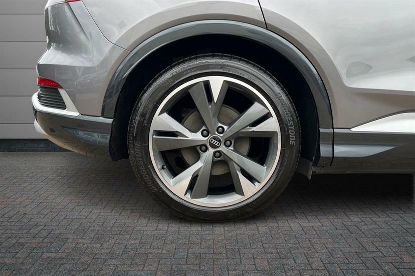 Audi Q4 E Tron 220Kw 50 Quattro 82Kwh S Line Cstech HG71RDZ Grey #5