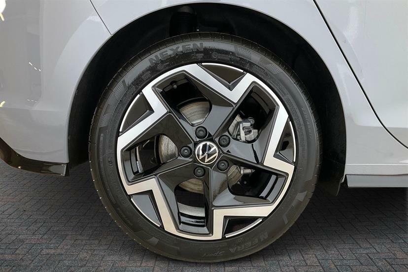 Volkswagen Golf 1.5 Etsi 150 R-line Dsg AO26ULT Black #5