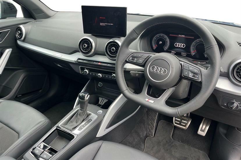 Audi Q2 35 Tfsi Black Edition S Tronic Tech Pro LR75ZZB Blue #6