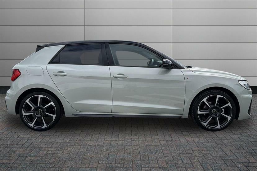 Audi A1 30 Tfsi Black Edition S Tronic EK75FLG Silver #4