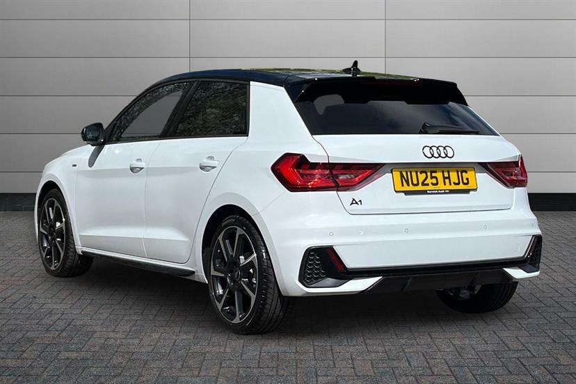 Audi A1 35 Tfsi Black Edition S Tronic NU25HJG White #3