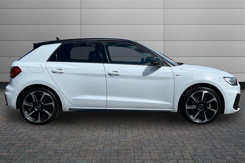 Audi A1 35 Tfsi Black Edition S Tronic NU25HJG White #4