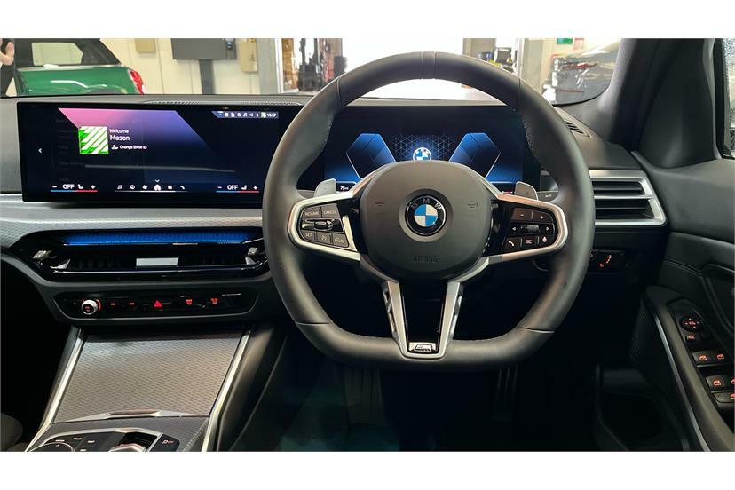 BMW 3 Series 320I M Sport Step GY26DZP Black #5