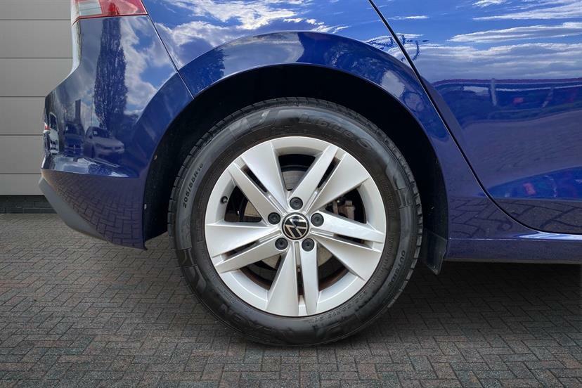 Volkswagen Golf 1.5 Etsi 150 Life Dsg GJ73RHY Blue #5