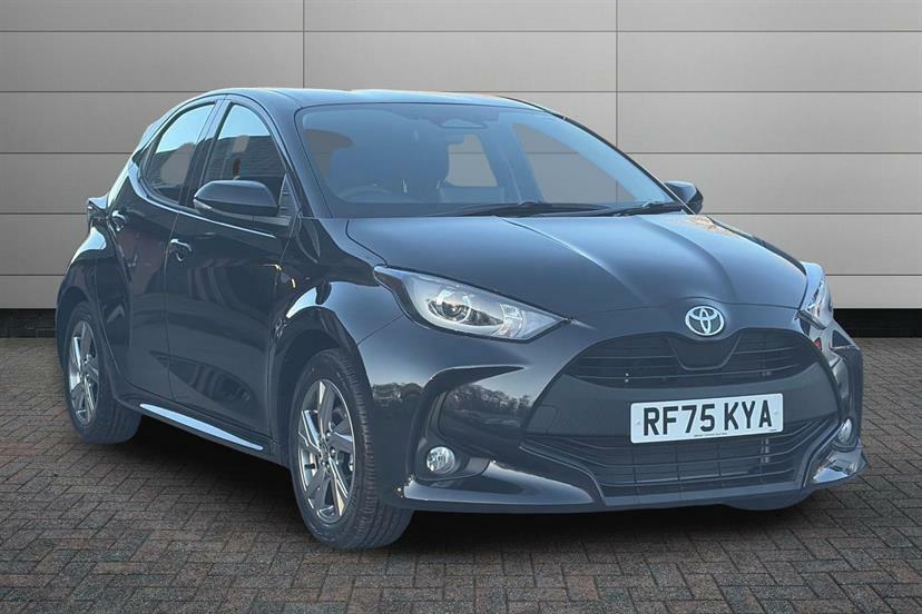 Toyota Yaris 1.5 Hybrid Icon Cvt Black