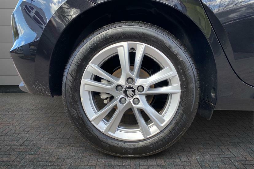 Skoda Fabia 1.5 Tsi 150 Se L Edition Dsg LN26WNB Black #5