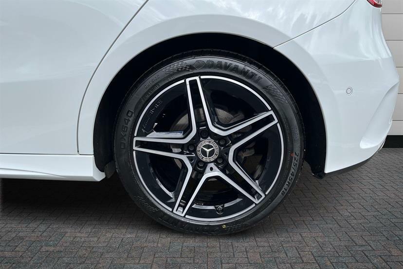 Mercedes-Benz A Class A180 Amg Line Executive WF72ZBG White #4