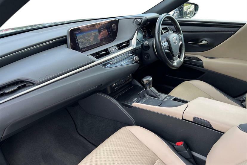 Lexus ES 300H 2.5 Cvt Premium Edition FP21UTB Black #2