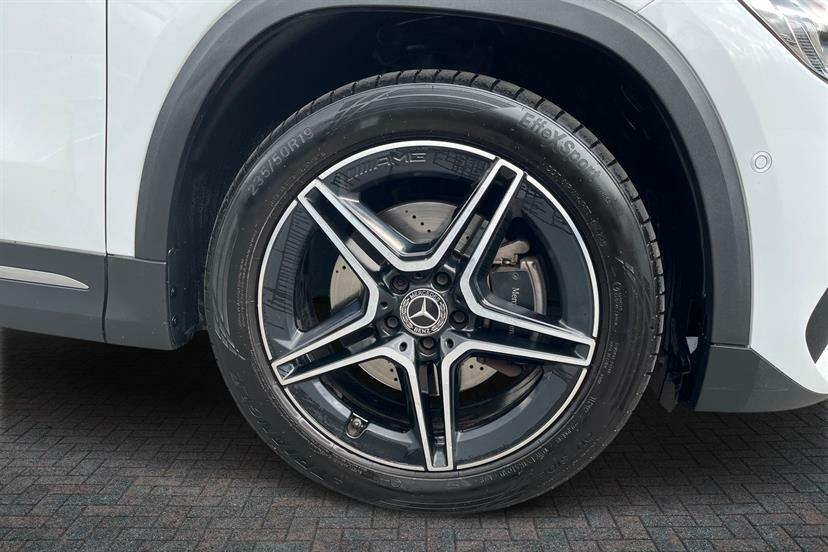Mercedes-Benz GLA Class 250E Amg Line Executive KT23HPC White #4