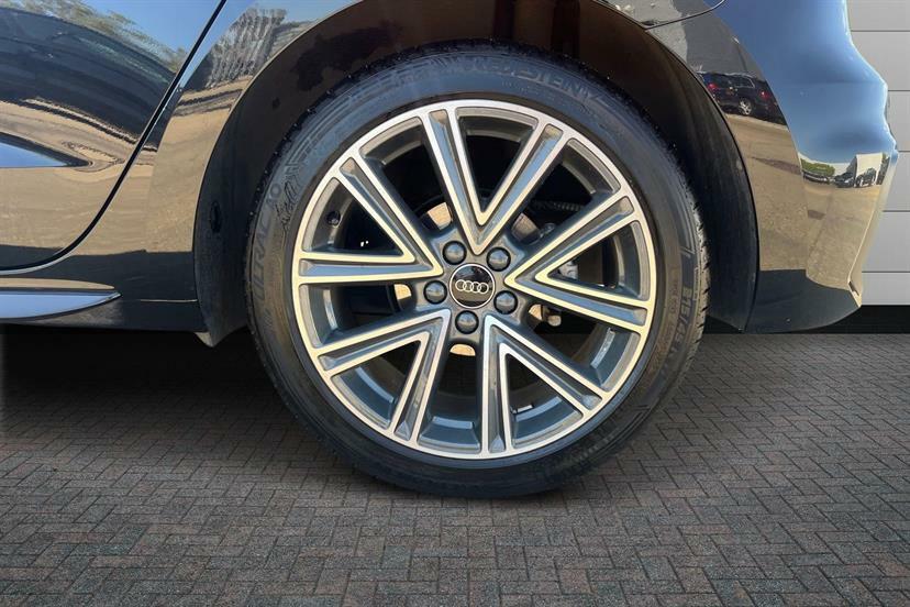 Audi A1 30 Tfsi S Line S Tronic LS75EXO Black #5