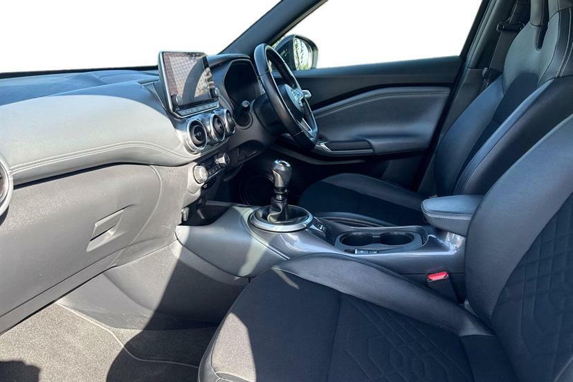 Nissan Juke 1.0 Dig-t 114 Tekna LL70UCZ Black #2