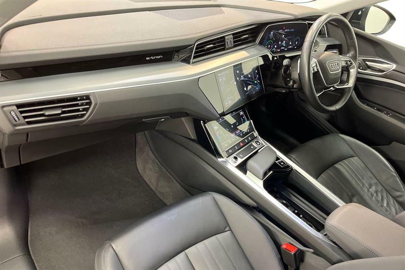 Audi E-tron 230Kw 50 Quattro 71Kwh Technik Black #2