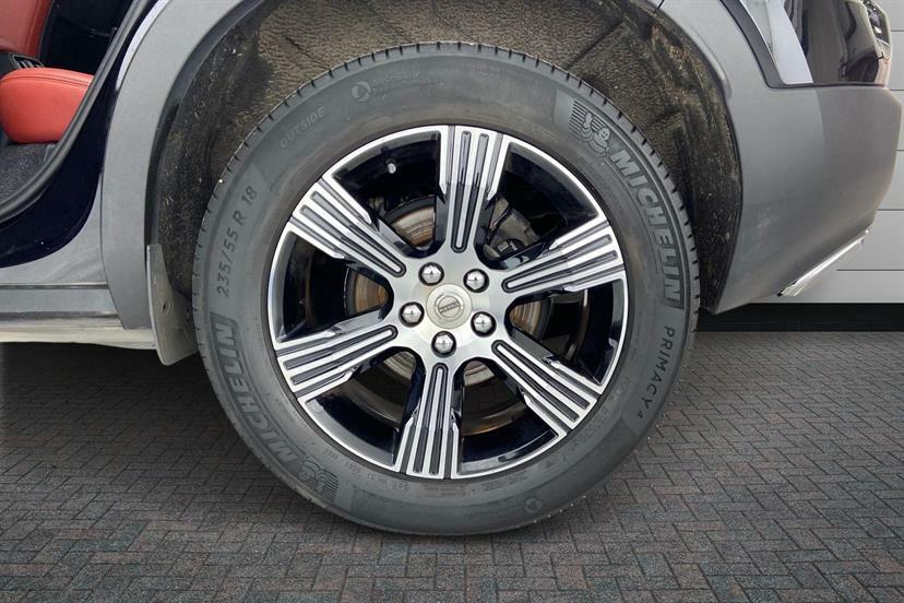 Volvo XC40 1.5 T3 163 Inscription Geartronic FG70ZSW Black #5