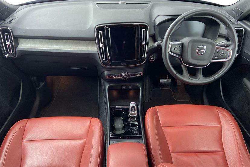 Volvo XC40 1.5 T3 163 Inscription Geartronic FG70ZSW Black #6