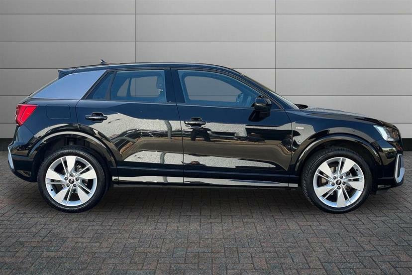 Audi Q2 35 Tfsi S Line S Tronic Cs KE23EXO Black #4