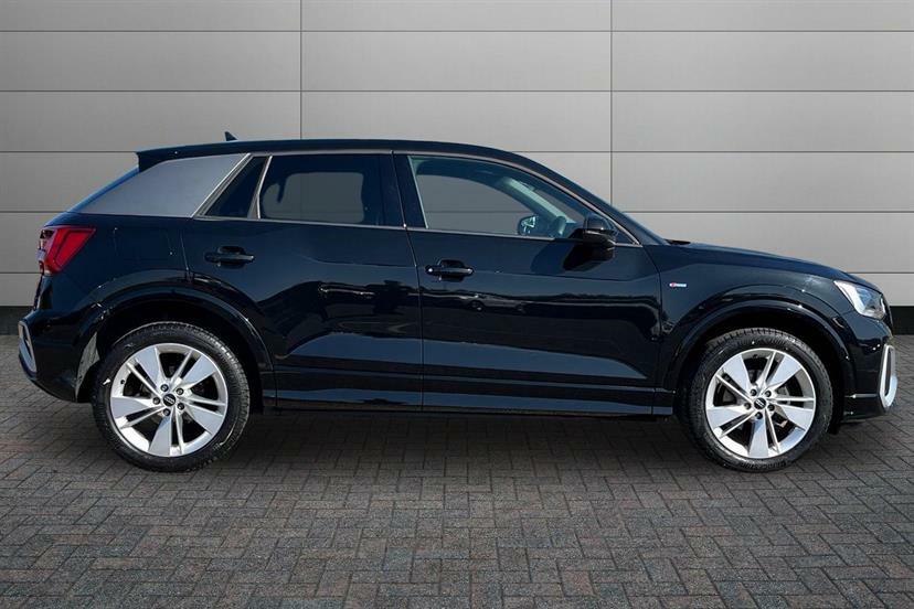 Audi Q2 35 Tfsi S Line S Tronic EA72RHE Black #4