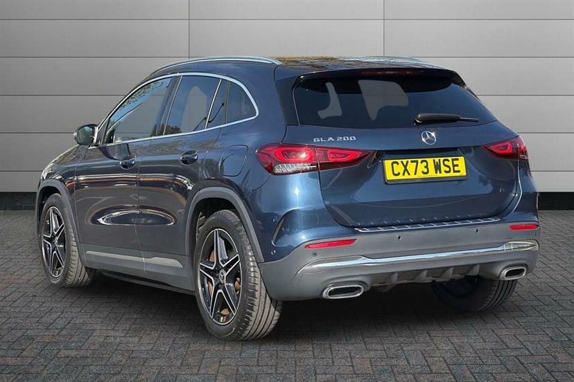 Mercedes-Benz GLA Class 200 Amg Line Executive Blue #2