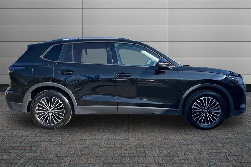 Volkswagen Tiguan 1.5 Etsi 150 Match Dsg GF75EUW Black #4