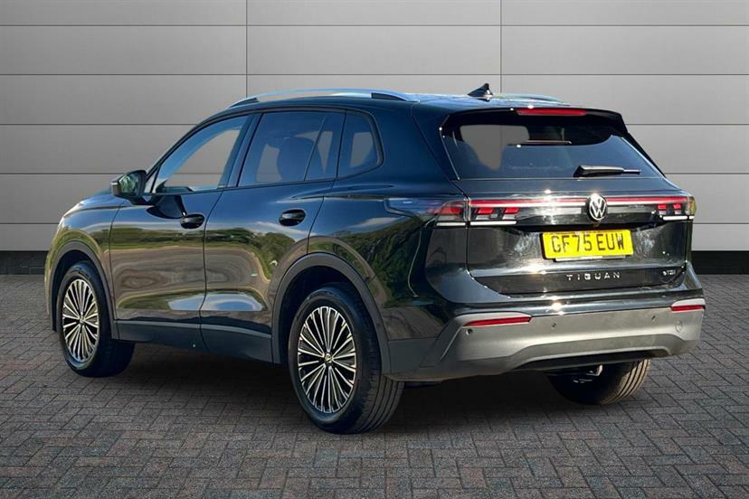 Volkswagen Tiguan 1.5 Etsi 150 Match Dsg GF75EUW Black #3
