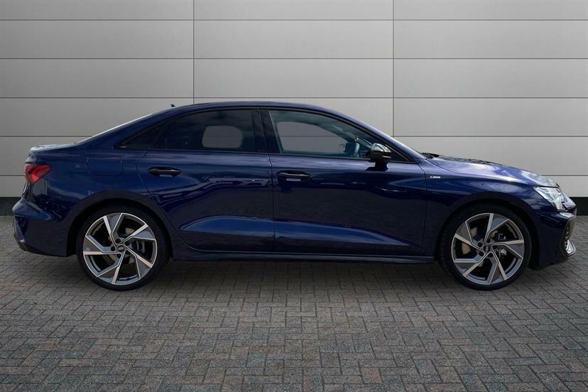 Audi A3 1.5 Tfsi 150 Black Edition MV26EXK Blue #4
