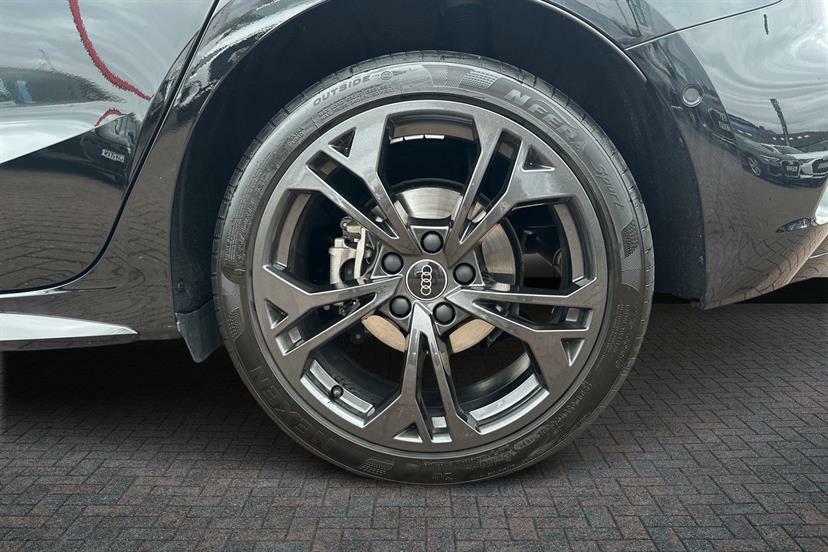 Audi A3 1.5 Tfsi E 204 Black Edition S Tronic MV26JPX Black #5