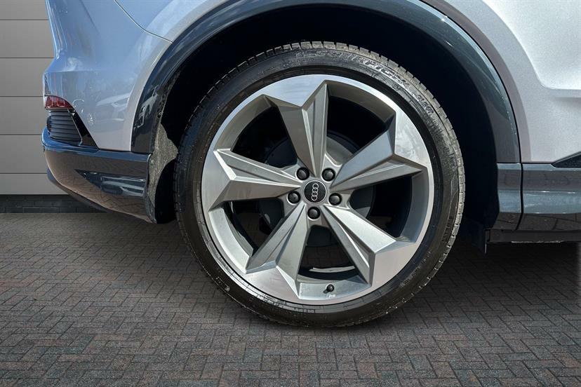 Audi Q4 E Tron 150Kw 40 63Kwh Black Edition Tech Pack MV26JNX Grey #5