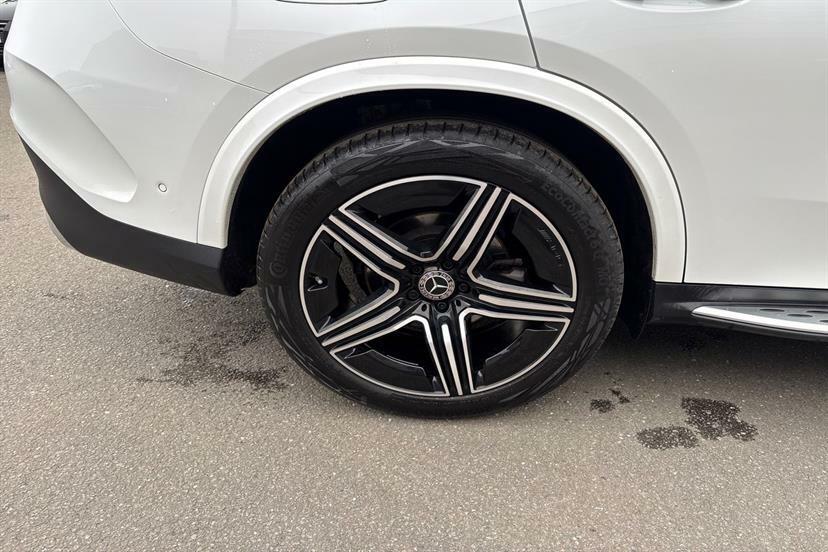 Mercedes-Benz GLC Class Glc 220D 4Matic Amg Line Premium 9G-tronic KK25BWB White #4