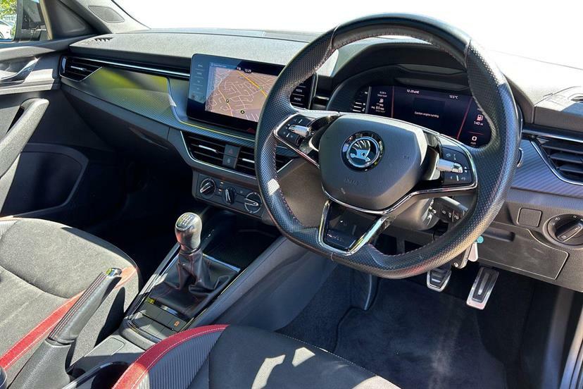Skoda Kamiq 1.0 Tsi 110 Monte Carlo EA22TFF Black #6