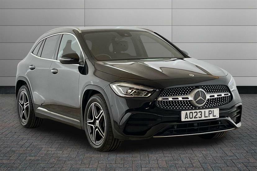 Mercedes-Benz GLA Class 200 Amg Line Premium Black