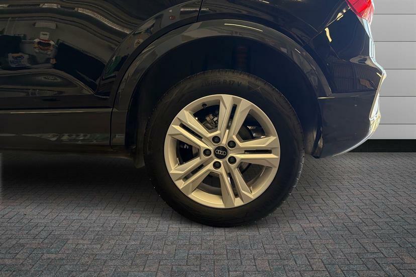 Audi Q2 35 Tfsi Sport S Tronic EN75CUC Black #5