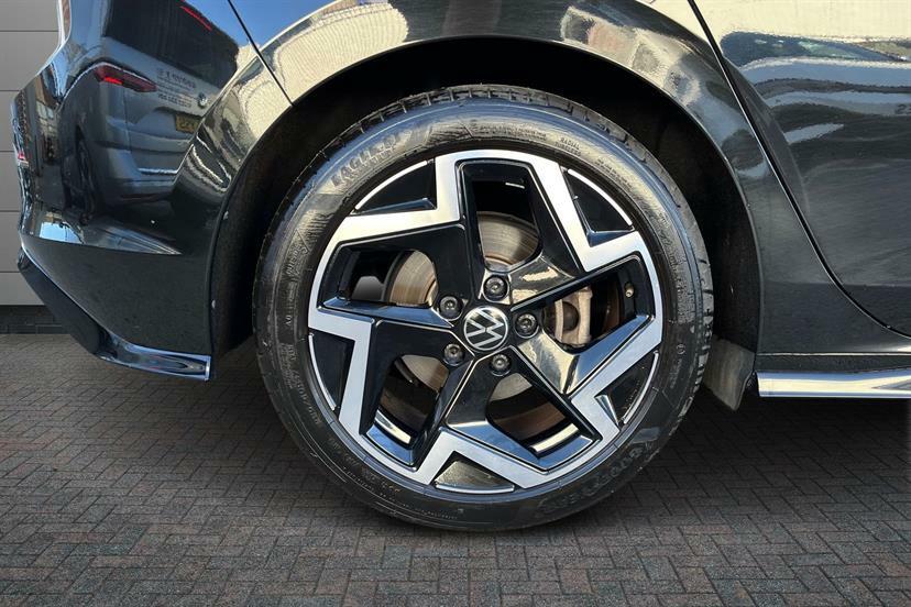 Volkswagen Golf 1.5 Etsi 150 R-line Dsg GL25KCX Black #5