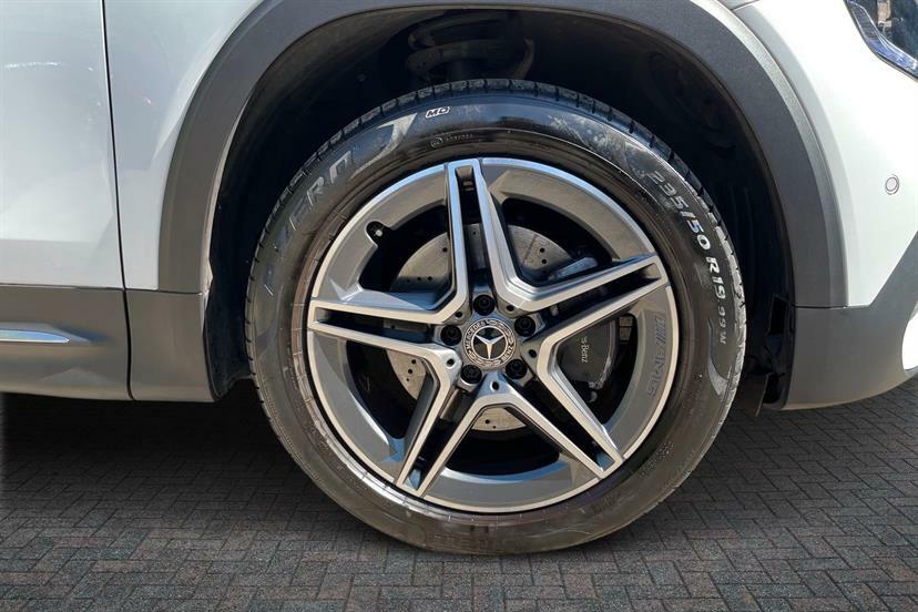 Mercedes-Benz GLB Class 200 Amg Line Premium 7G-tronic White #4