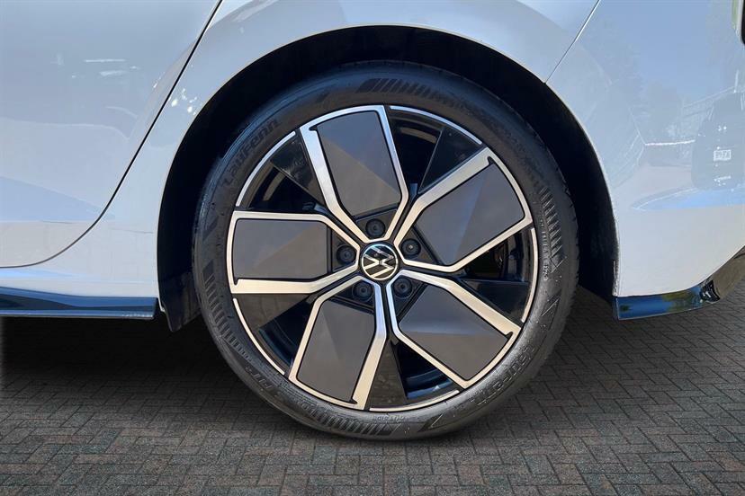 Volkswagen Golf 1.5 Etsi 150 R-line Dsg AF26OMB White #5