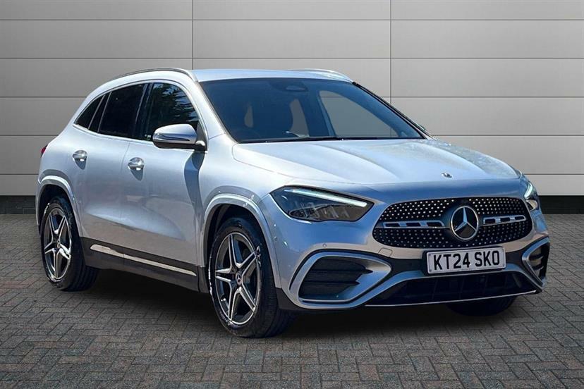 Mercedes-Benz GLA Class 200 Amg Line Premium Silver