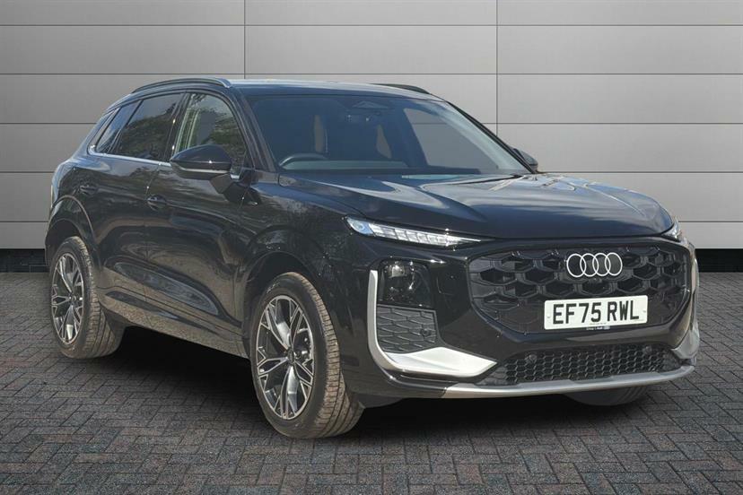 Audi Q3 1.5 E-hybrid S Line S Tronic Black
