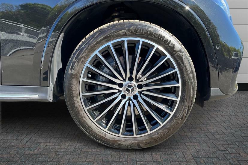 Mercedes-Benz GLC Class 300E 4Matic Amg Line Prem Plus 9G-tronic KN75DJO Black #4
