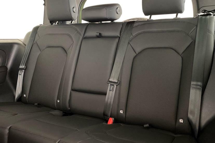 Land Rover Defender 90 3.0 D250 X-dynamic Se 90 6 Seat EY26FKU Green #4
