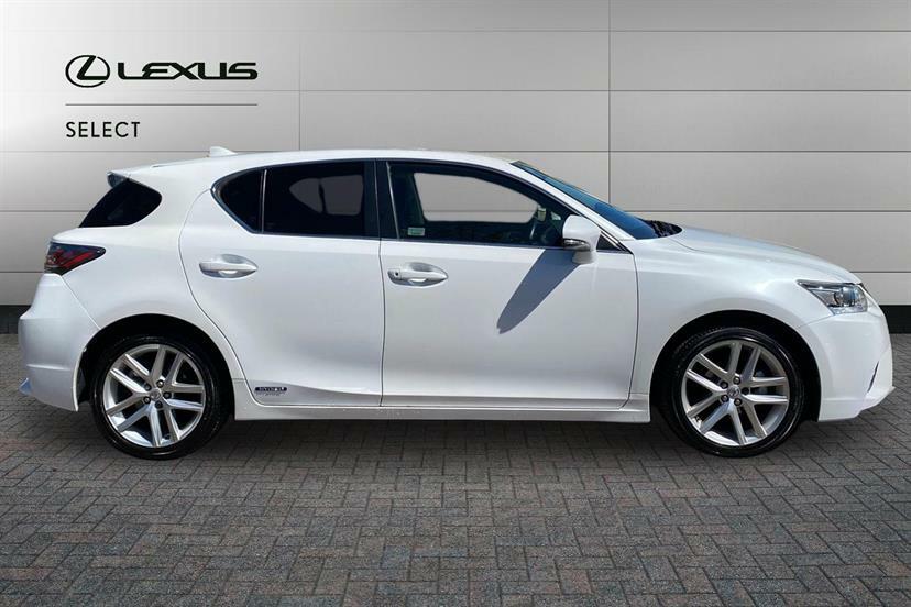 Lexus CT 200H 1.8 Advance Cvt FE64PHJ White #4