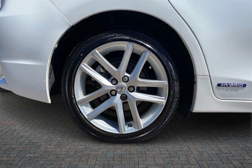 Lexus CT 200H 1.8 Advance Cvt FE64PHJ White #5