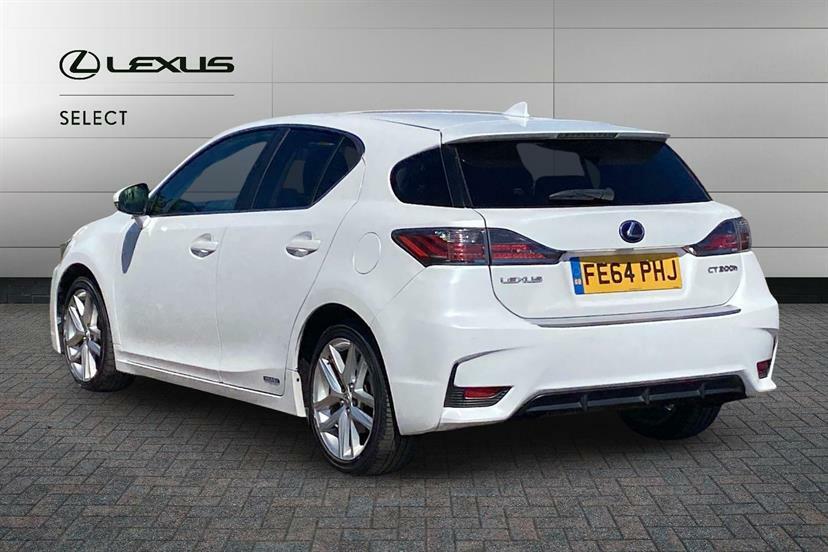 Lexus CT 200H 1.8 Advance Cvt FE64PHJ White #3