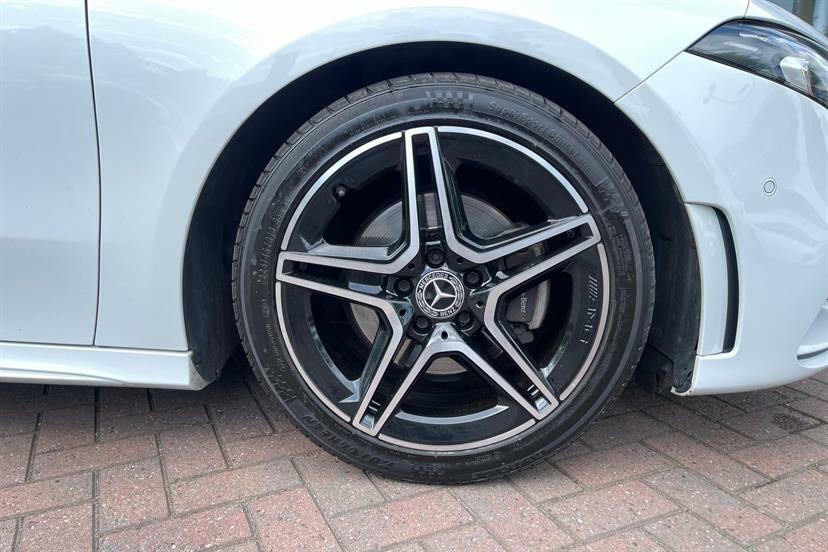 Mercedes-Benz A Class A200 Amg Line Executive KN23YVT White #4
