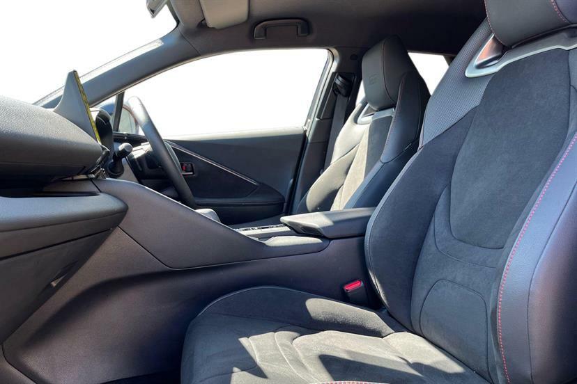 Toyota C-Hr 2.0 Phev Gr Sport Cvt DP25XXH  #2