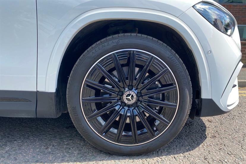 Mercedes-Benz GLA Class 220D 4Matic Amg Line Premium Plus White #4