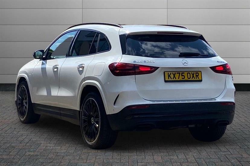 Mercedes-Benz GLA Class 220D 4Matic Amg Line Premium Plus White #2