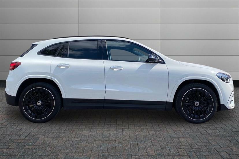 Mercedes-Benz GLA Class 220D 4Matic Amg Line Premium Plus White #3