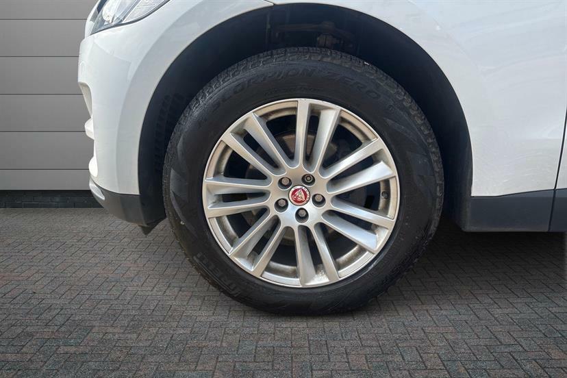 Jaguar F-Pace 2.0D 240 Portfolio Awd FG18LSO White #5
