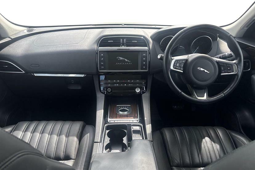 Jaguar F-Pace 2.0D 240 Portfolio Awd FG18LSO White #6