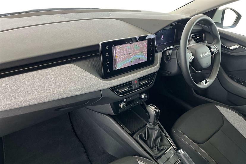 Skoda Scala 1.0 Tsi 116 Se Edition Dsg GF25VWY White #2